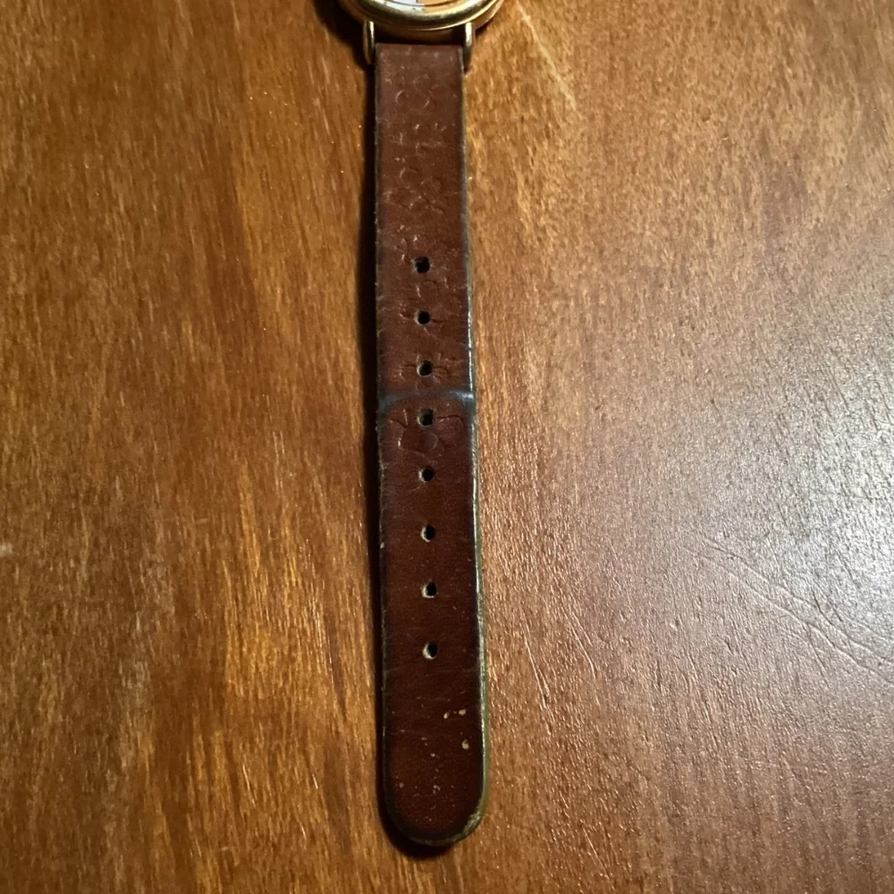 Vintage Timex Disney Winnie the Pooh Watch Brown Leather Band Bee Second Hand